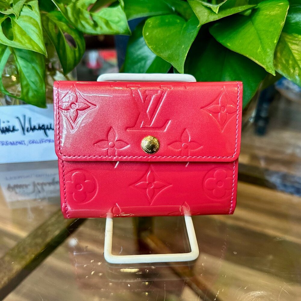 Louis Vuitton Rose Pop Monogram Vernis Ludlow Wallet